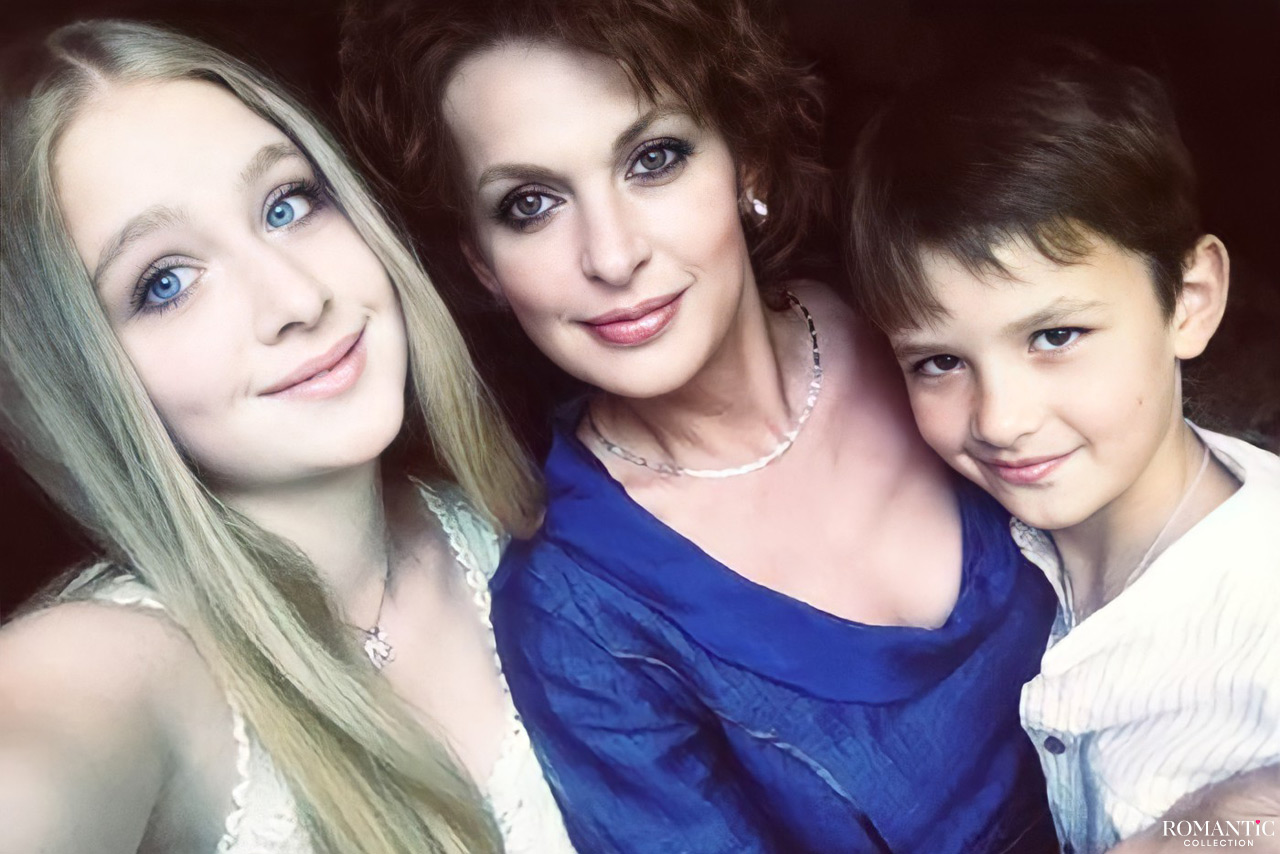 Жена Сергея Бодрова Светлана с детьми