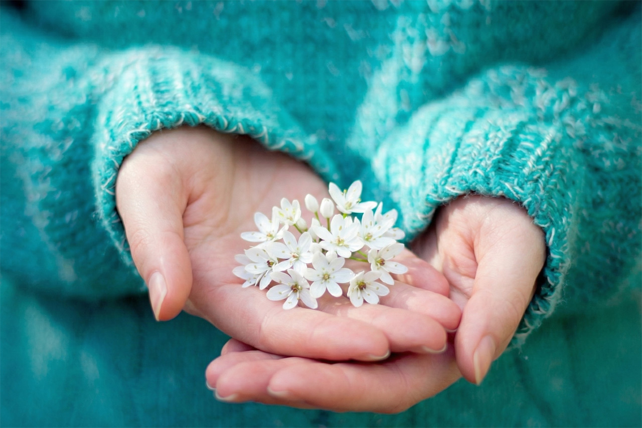 К чему чешется левая ладонь